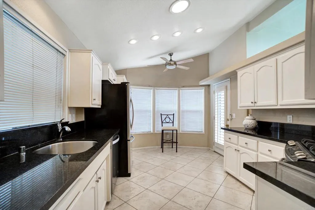 https://cdn.realtyfeed.com/cdn/127/306689705/36bac5ab5911575993b4aa5fd37a3a95.webp