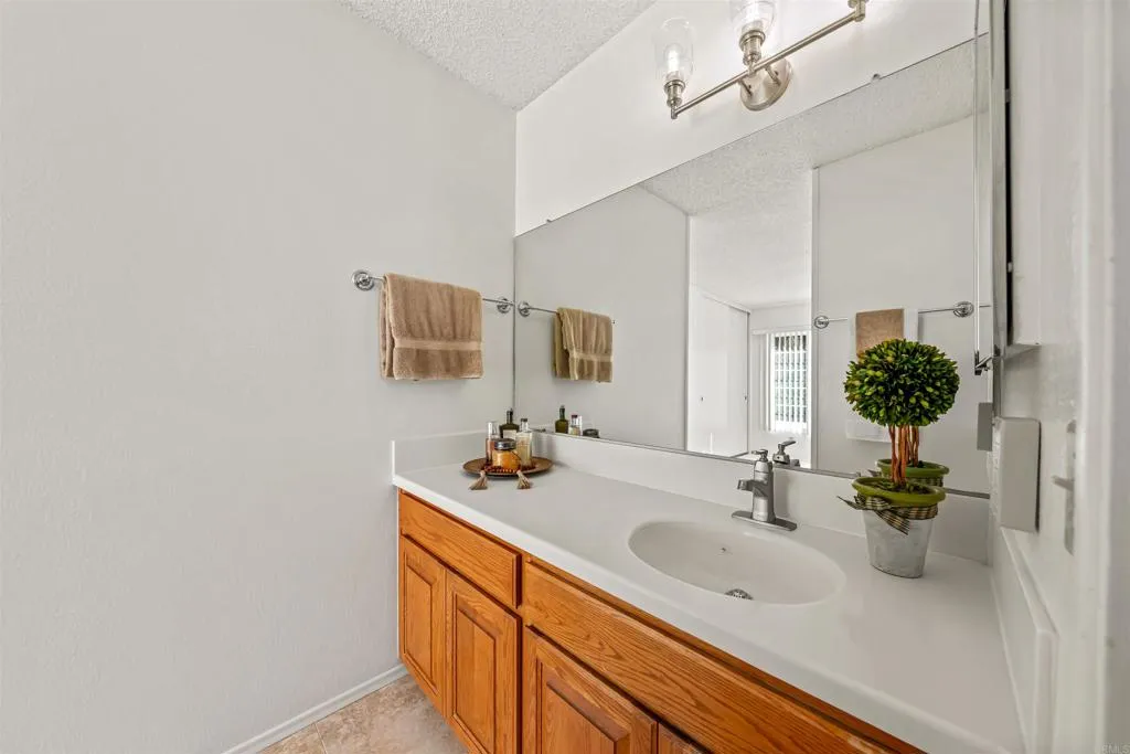 https://cdn.realtyfeed.com/cdn/127/306689774/1a8fc7c91de2d53463add5c339450332.webp