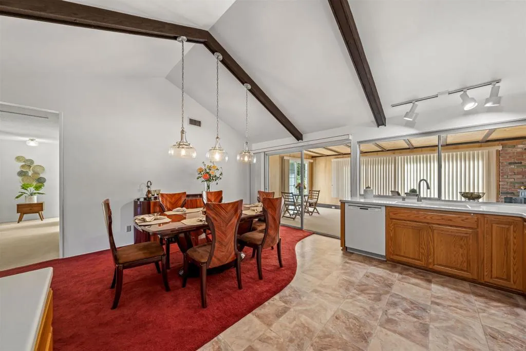 https://cdn.realtyfeed.com/cdn/127/306689774/af4de3cdfeba79ad9ba49cbd070ba0e4.webp