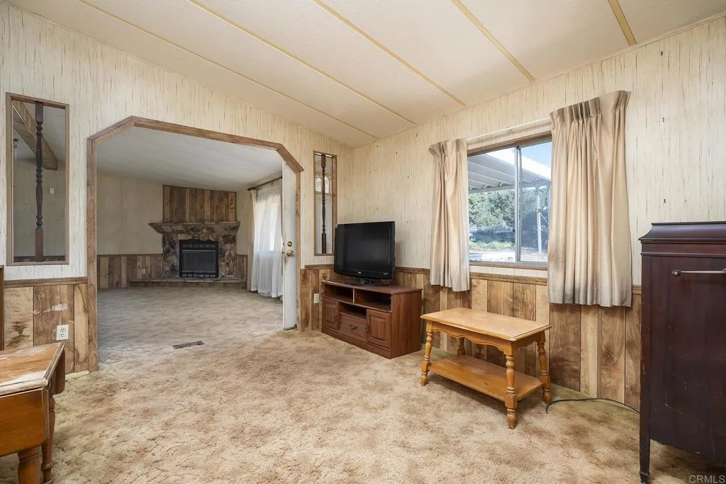 https://cdn.realtyfeed.com/cdn/127/306689842/90bbb510c9ae9084c330f6f6ad051286.webp
