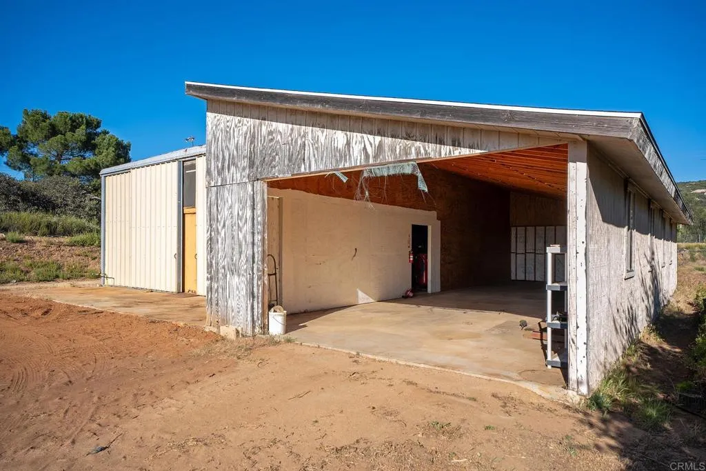 https://cdn.realtyfeed.com/cdn/127/306689842/bdc7d4c0480f429a17d2fb0c2770f338.webp
