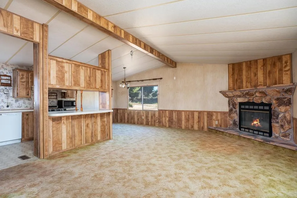 https://cdn.realtyfeed.com/cdn/127/306689842/c0a8c06b7cdc45efce27d93d7959295d.webp