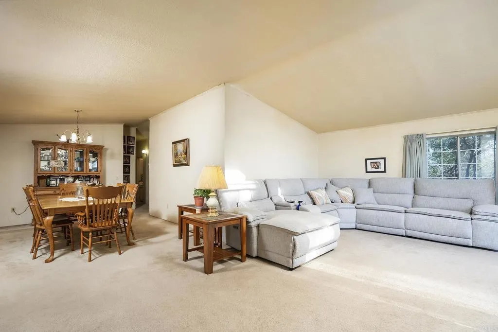 https://cdn.realtyfeed.com/cdn/127/306689842/cff554275fda22121f10293b546c5628.webp