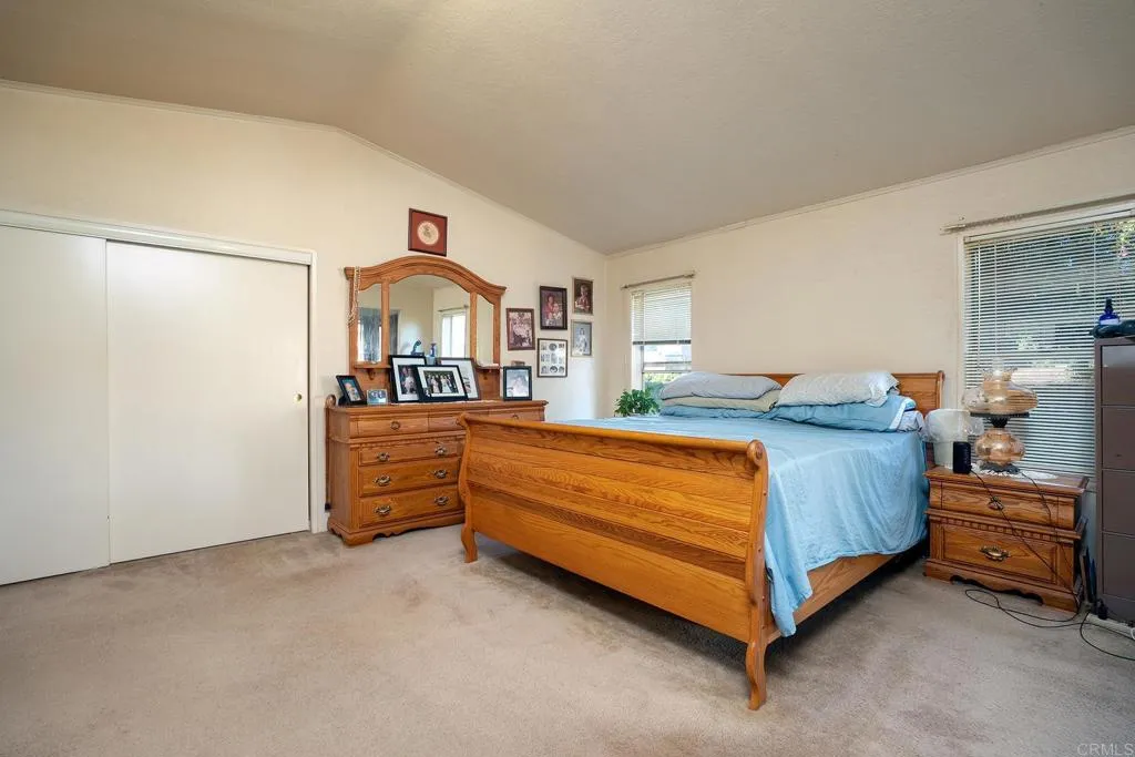 https://cdn.realtyfeed.com/cdn/127/306689842/d09532c0a0ec042d32bdd42abcf6b805.webp