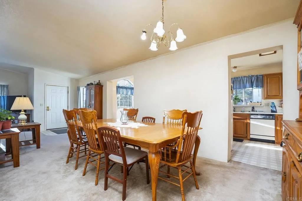 https://cdn.realtyfeed.com/cdn/127/306689842/f3d26641b49b2f1c0ffd399db5001fea.webp