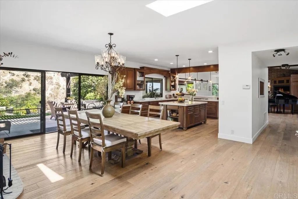 https://cdn.realtyfeed.com/cdn/127/306689890/0006f315907d24023bf1e6d7e2563cd9.webp
