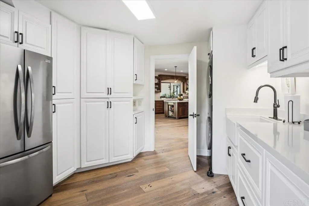 https://cdn.realtyfeed.com/cdn/127/306689890/5eb0eff21c81449d958fffd38a58b30c.webp