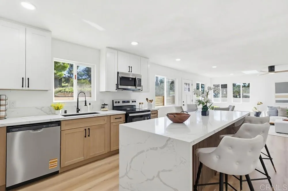 https://cdn.realtyfeed.com/cdn/127/306689902/8e9e537cbb3850fa5174c02c137ea008.webp