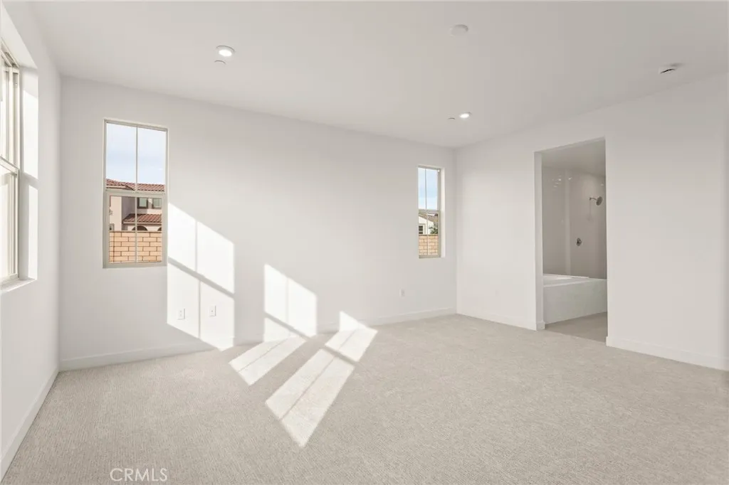 https://cdn.realtyfeed.com/cdn/127/306689976/68cb988b48f54e22c83006e33c0203ed.webp