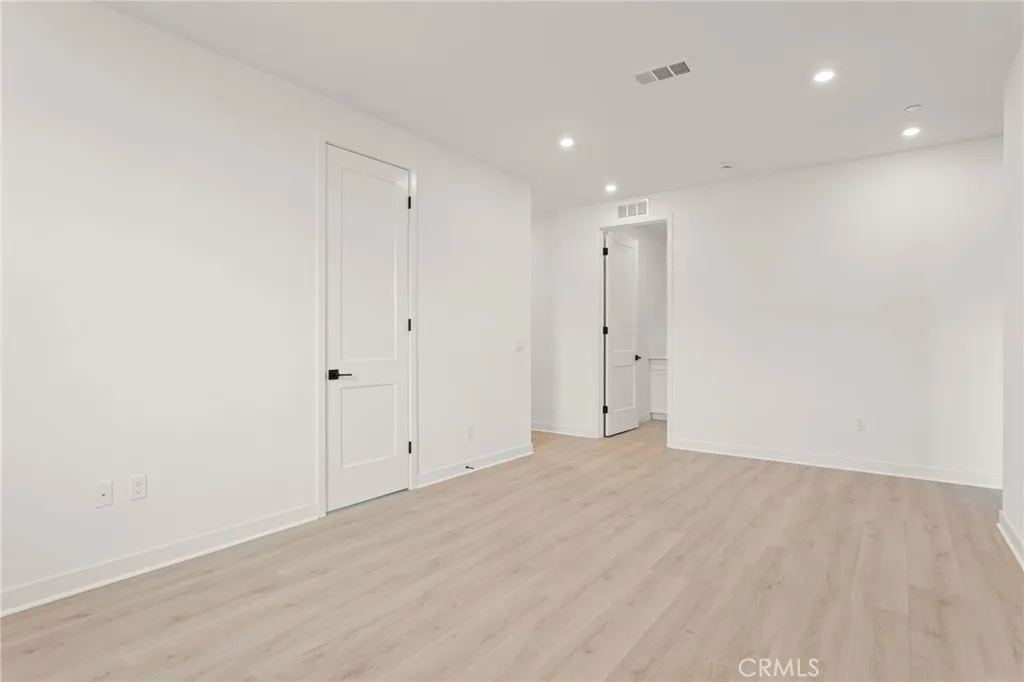 https://cdn.realtyfeed.com/cdn/127/306689976/782c1d448eaeaedf43028d6ec283b445.webp