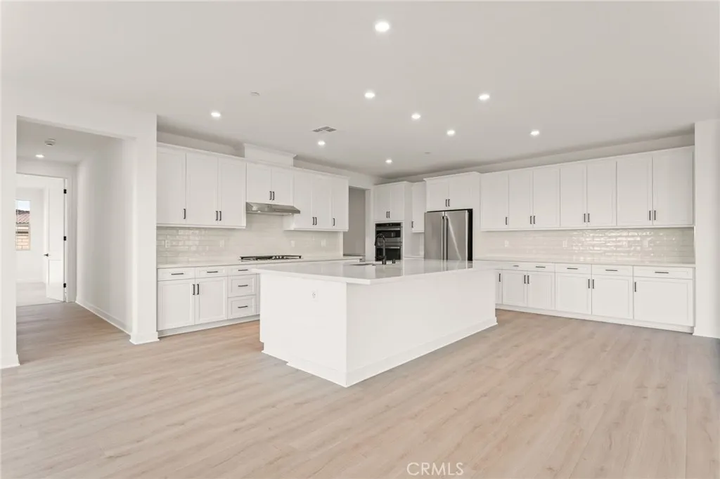 https://cdn.realtyfeed.com/cdn/127/306689976/7d69ecc8868576b3b3f7f6967359a4a9.webp