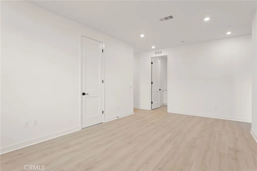 https://cdn.realtyfeed.com/cdn/127/306689976/8d5895271b22dcc0d27b07dee43d5b86.webp