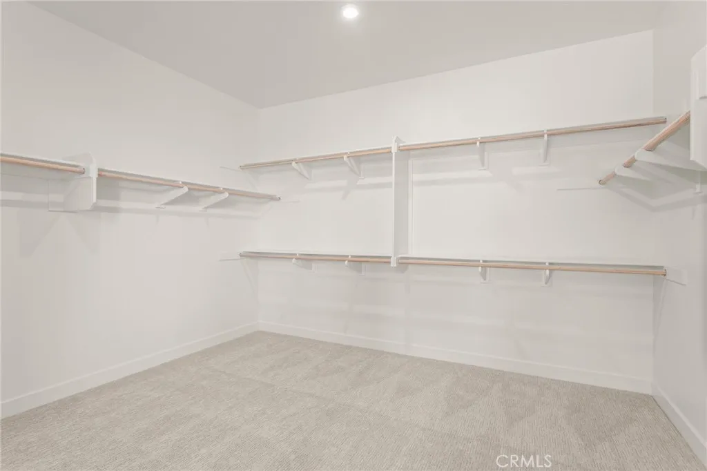 https://cdn.realtyfeed.com/cdn/127/306689976/96881ba062f05afc13a9a6064a6c4985.webp