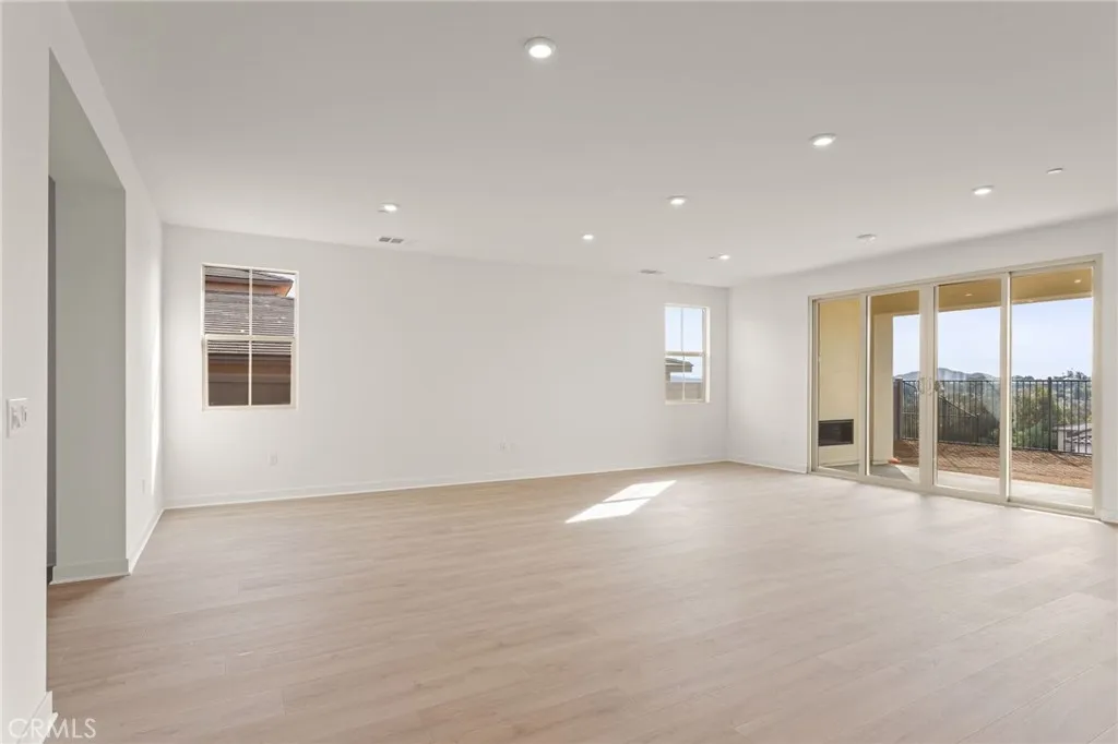 https://cdn.realtyfeed.com/cdn/127/306689976/ca15d568edb7cd26dd9b3f839c07d47d.webp