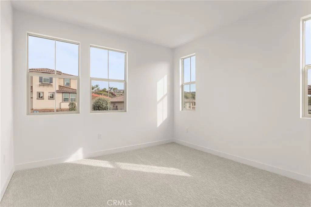https://cdn.realtyfeed.com/cdn/127/306689976/ea48efdb8af40f3954234cebf59b9d54.webp