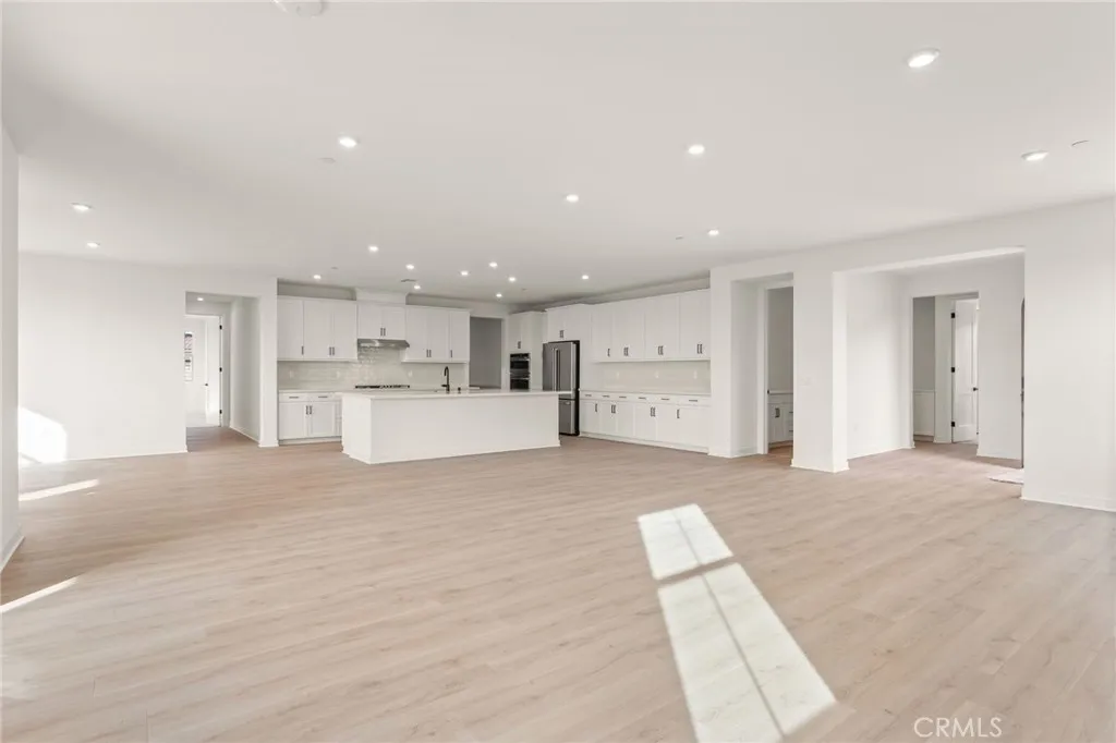 https://cdn.realtyfeed.com/cdn/127/306689976/f065bb53d50581f9c6acbdbf325df89f.webp