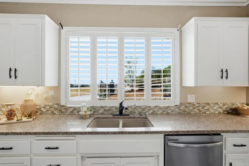 https://cdn.realtyfeed.com/cdn/127/306690075/22af6419862f0ce7af89ec4694cfede1.webp