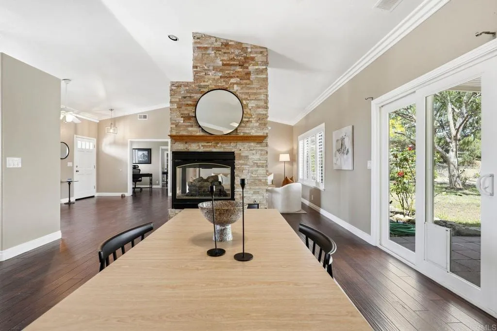 https://cdn.realtyfeed.com/cdn/127/306690075/562d88ec0db23748b5d3cb6b718f96eb.webp