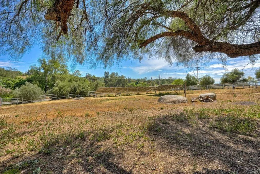 https://cdn.realtyfeed.com/cdn/127/306690075/7bc63cc813acb2e87bc1b86bc0824ad9.webp