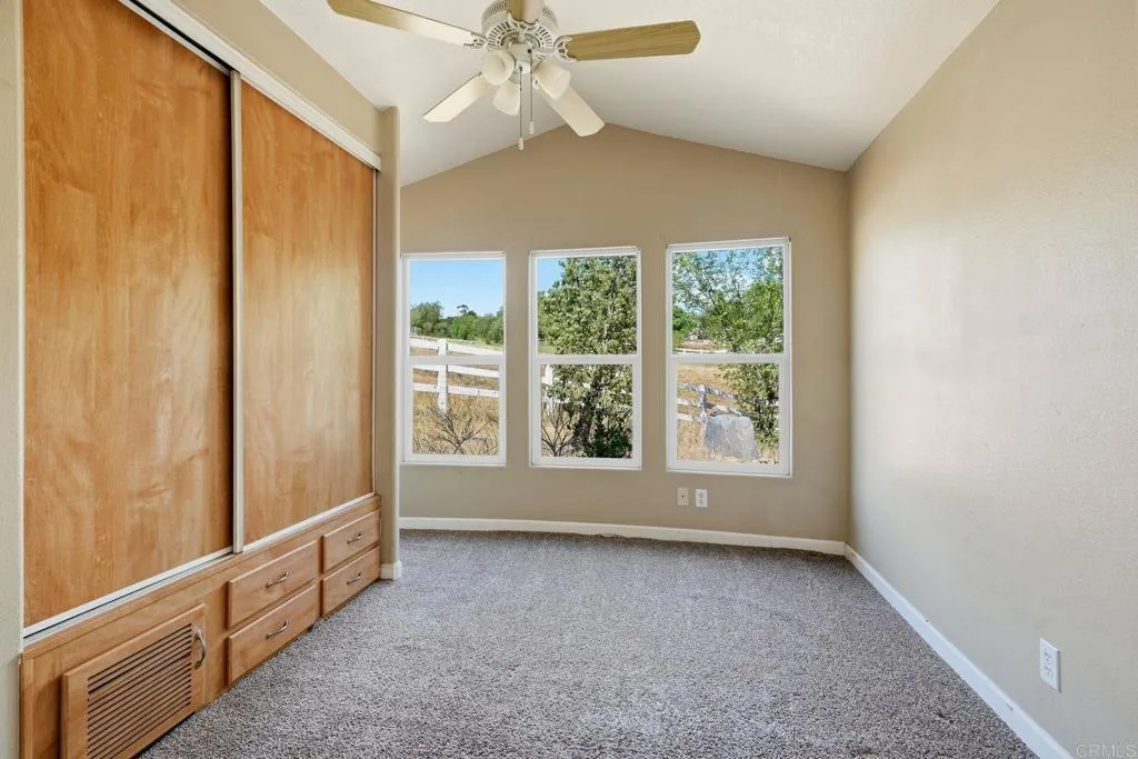 https://cdn.realtyfeed.com/cdn/127/306690075/abd478d1b44b7353a43596820379ebcd.webp