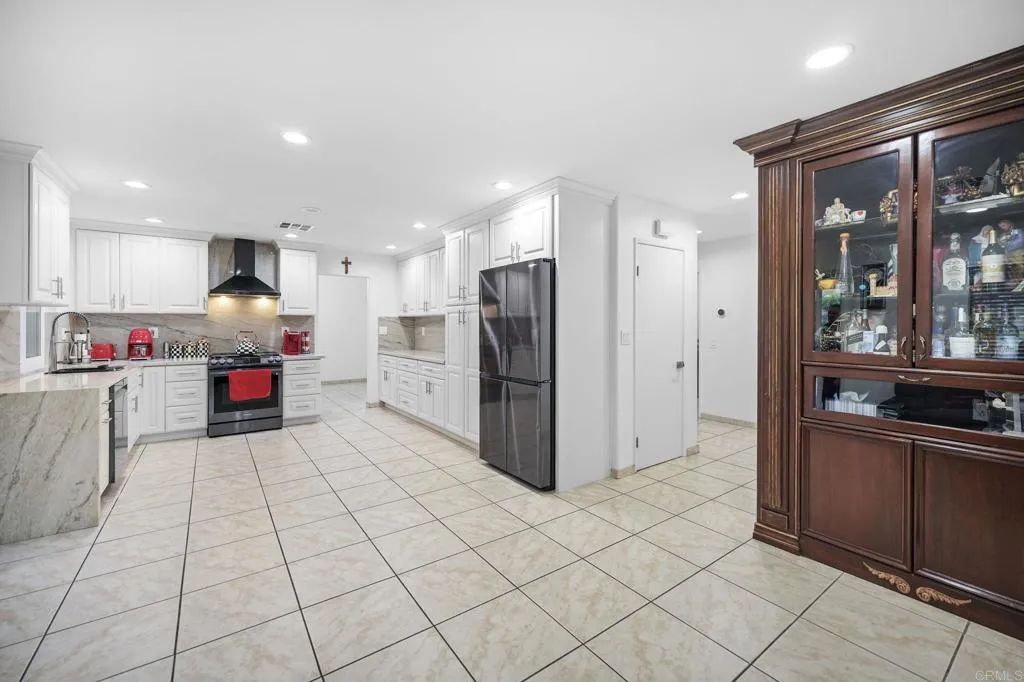 8339 E County Dr, El Cajon, CA, 92021