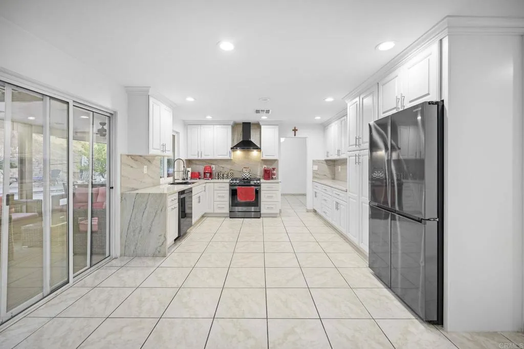 8339 E County Dr, El Cajon, CA, 92021