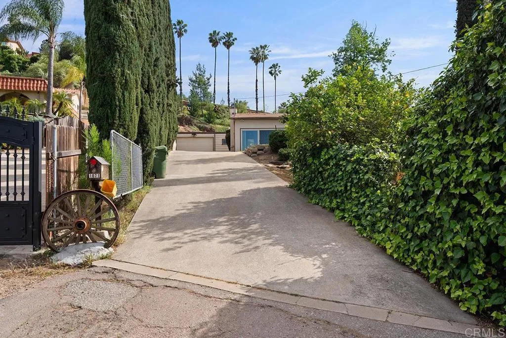 https://cdn.realtyfeed.com/cdn/127/306690157/5a4d49d7d90f8652126a1723acfaa09d.webp