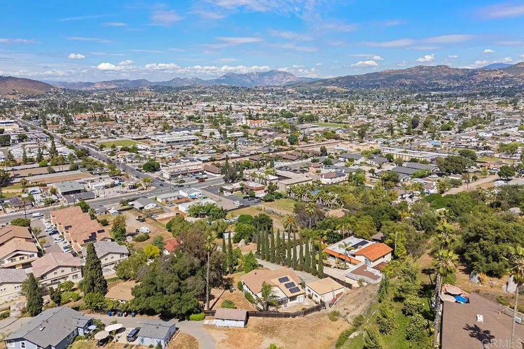 https://cdn.realtyfeed.com/cdn/127/306690157/93ab504527d50b84ef8785ba5a48c800.webp