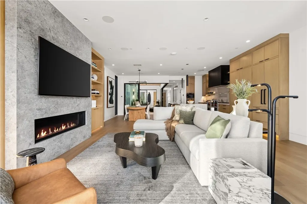 Corona Del Mar, CA 92625