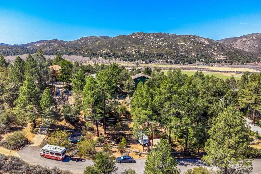 https://cdn.realtyfeed.com/cdn/127/306690220/1a01eab12a97210b029737d13ed6a840.webp