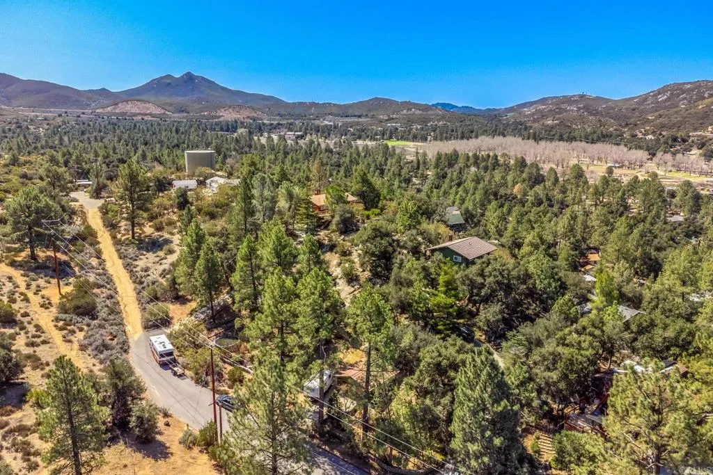 https://cdn.realtyfeed.com/cdn/127/306690220/4ded21bed1bc6cf71e6e7f1a131253e5.webp