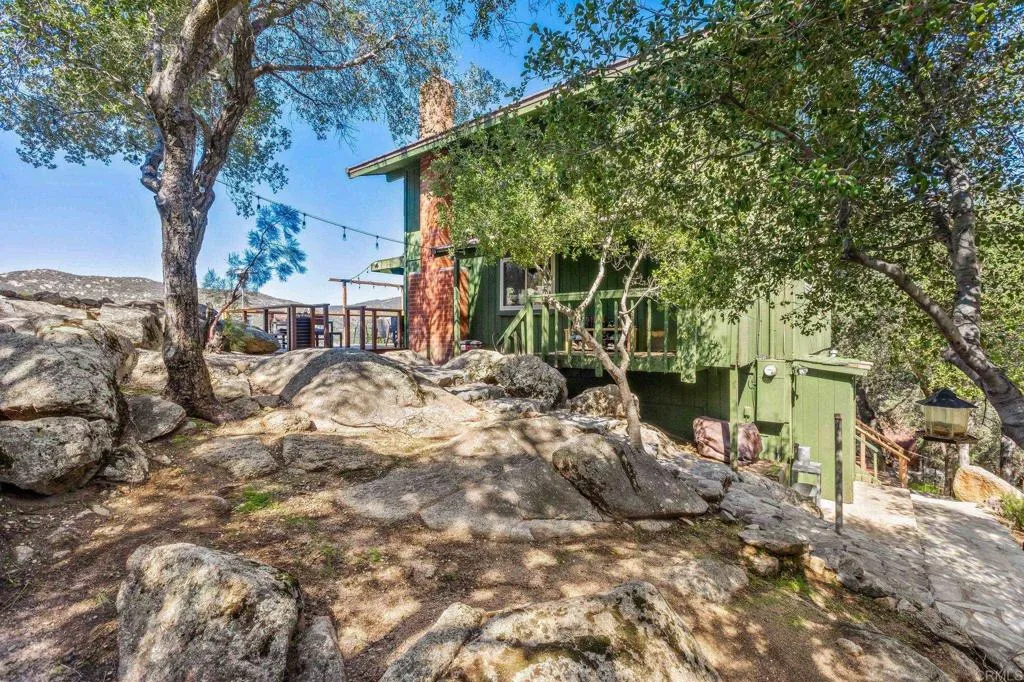 https://cdn.realtyfeed.com/cdn/127/306690220/6363a5f9bebe585e141dd9ae5ee08fc3.webp