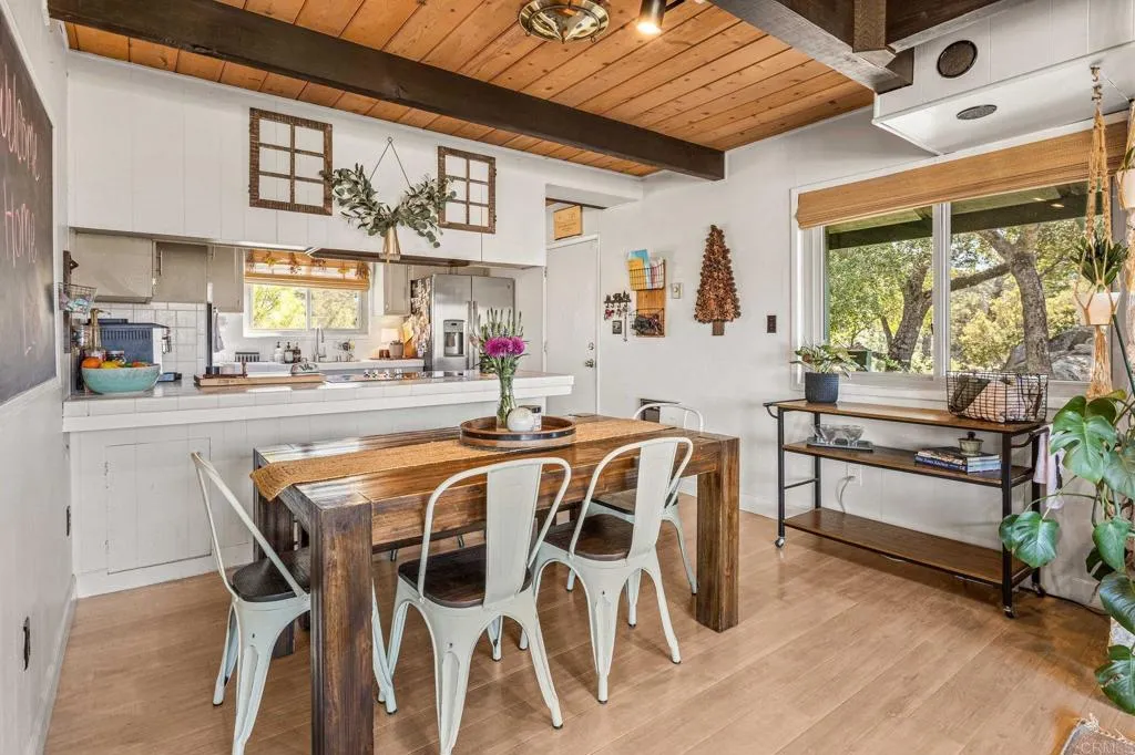 https://cdn.realtyfeed.com/cdn/127/306690220/729238de9f0789a31ffc29c750be9979.webp