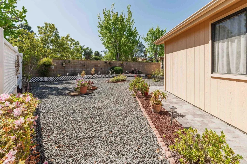 https://cdn.realtyfeed.com/cdn/127/306690294/1b7a5f6b0db5bd16c8a0fccdbede9aa5.webp