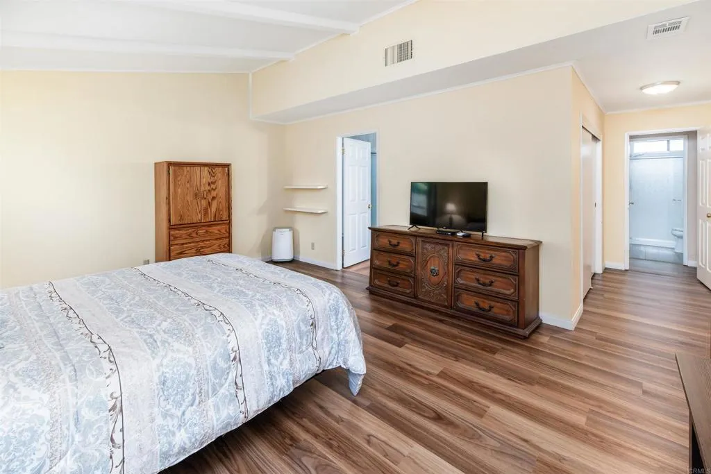 https://cdn.realtyfeed.com/cdn/127/306690294/2212cec31fff9f2d94ffaf7905e9c02e.webp