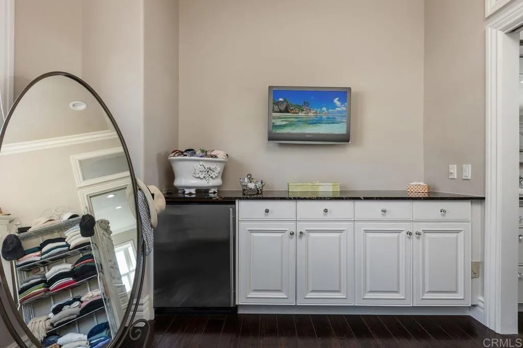 https://cdn.realtyfeed.com/cdn/127/306690324/76e8d0433c7d89aaea3cdfb1fb412333.webp