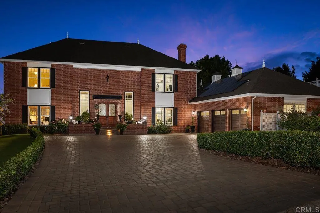 https://cdn.realtyfeed.com/cdn/127/306690324/a04e9d14324bf177833571d045341f15.webp