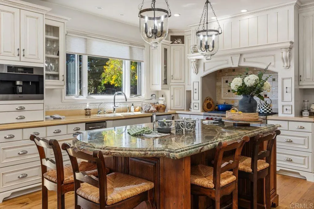 https://cdn.realtyfeed.com/cdn/127/306690324/d137cebd6508ace7bd896cd552e67063.webp