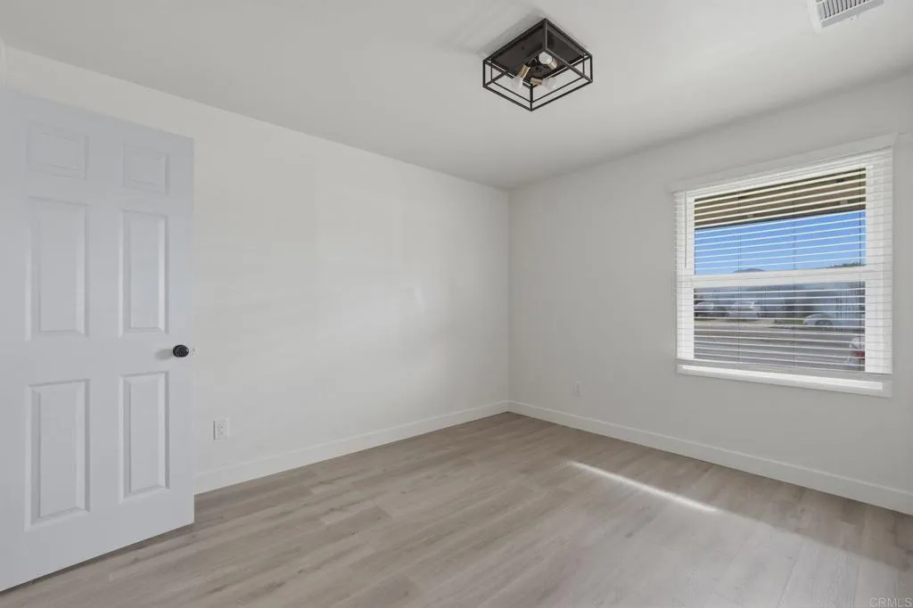 https://cdn.realtyfeed.com/cdn/127/306690334/5cacf0c6e29bc40beee87feccd7a11e2.webp