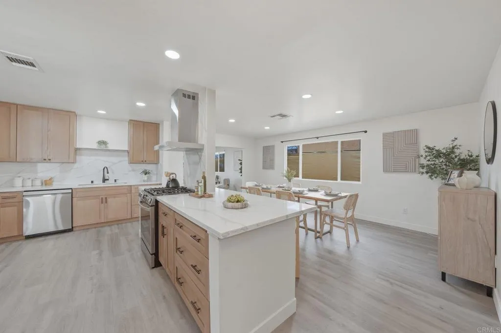 https://cdn.realtyfeed.com/cdn/127/306690334/b120ab3efae6006ad510f8ae80203ba6.webp