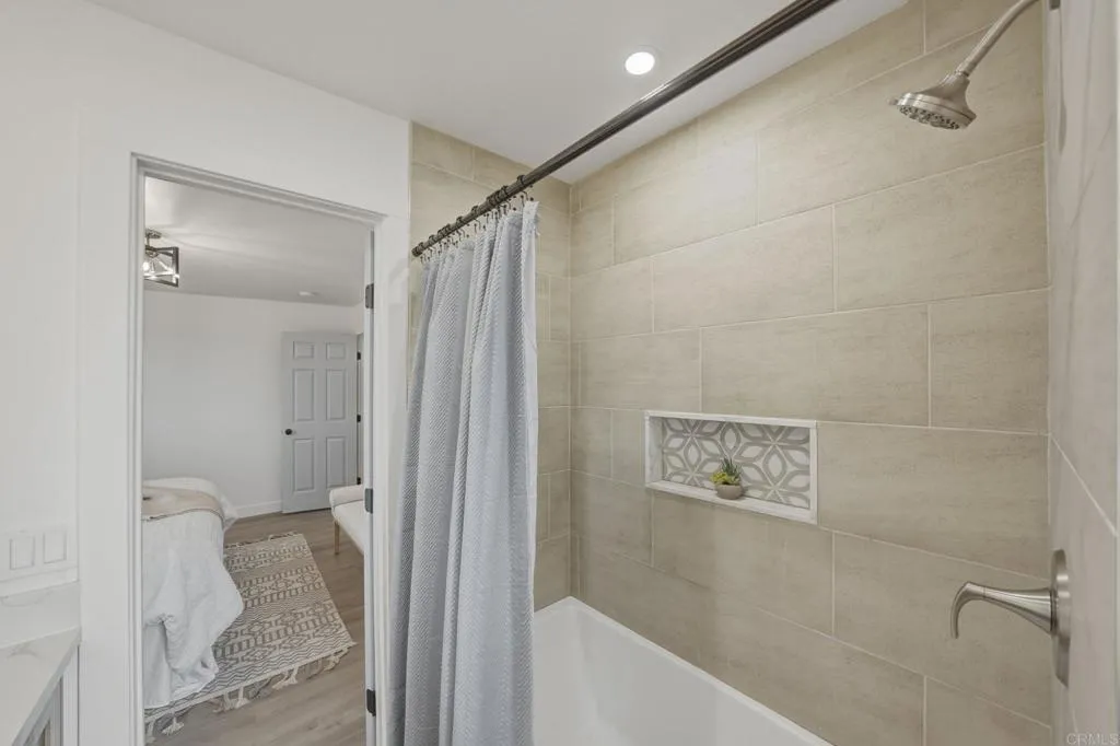 https://cdn.realtyfeed.com/cdn/127/306690334/e347e6ed83bfdfa6e28fe620cdabeb8d.webp