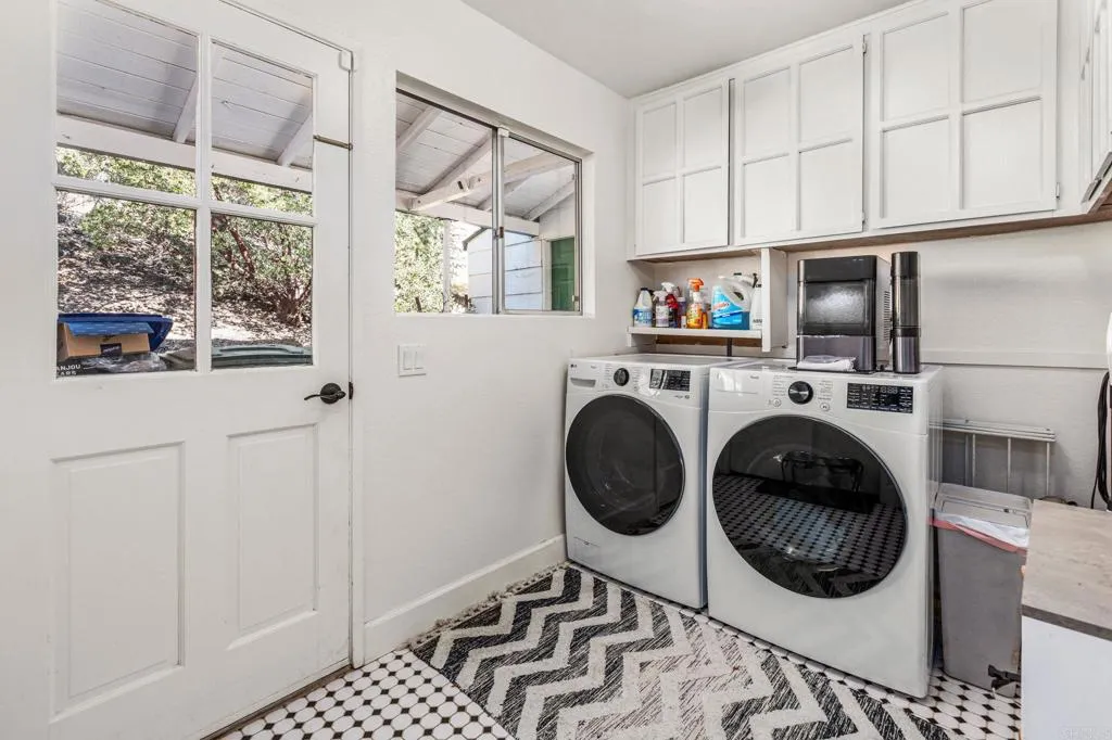 https://cdn.realtyfeed.com/cdn/127/306690382/2cd3a898ddfd95cecbe151843363b043.webp