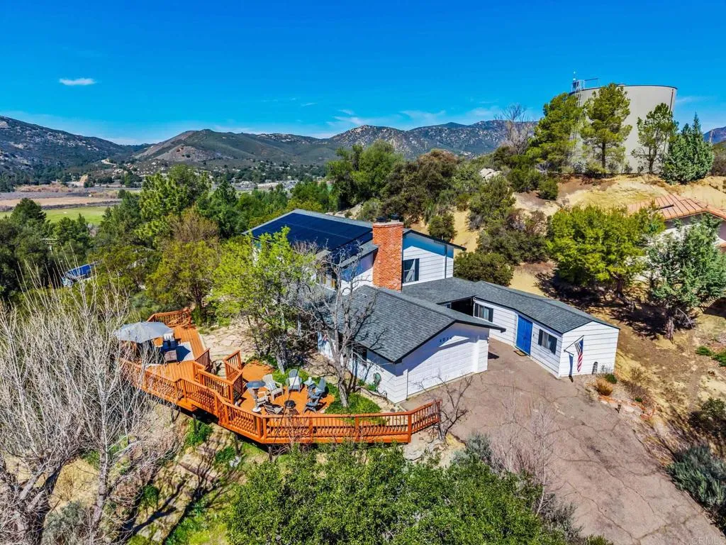 https://cdn.realtyfeed.com/cdn/127/306690382/2ed4ca4428598ed81ae2704877f0724f.webp