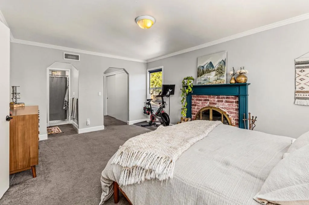 https://cdn.realtyfeed.com/cdn/127/306690382/532e4b374a270ee38f5e771457541d0e.webp