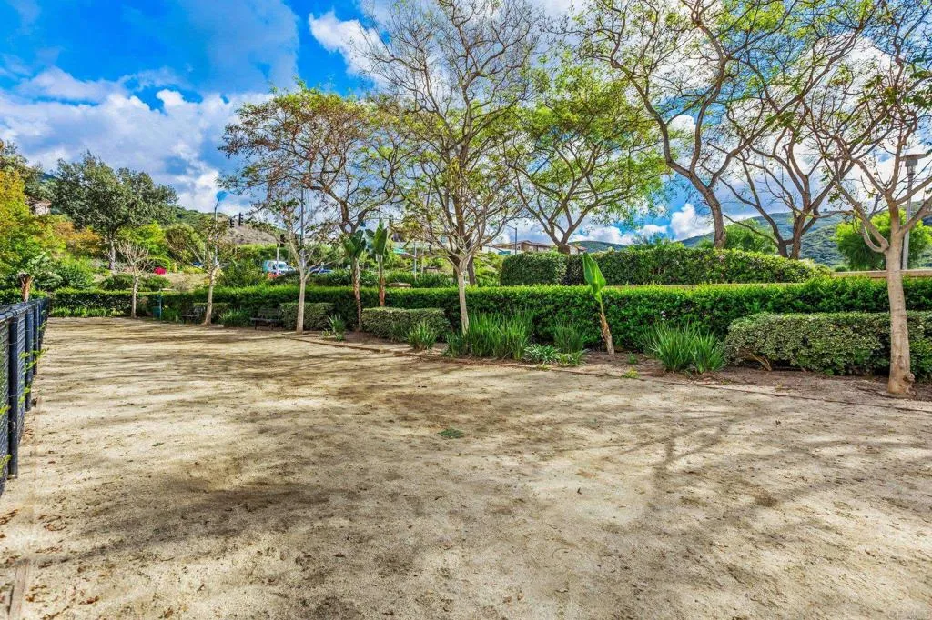 https://cdn.realtyfeed.com/cdn/127/306690573/ad999113eb54e640c683553849218ddb.webp