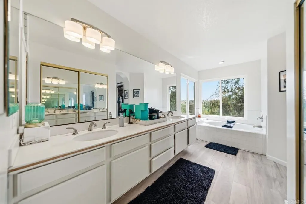 https://cdn.realtyfeed.com/cdn/127/306690579/40c72f36aed4b2e2d06426c130f5561c.webp