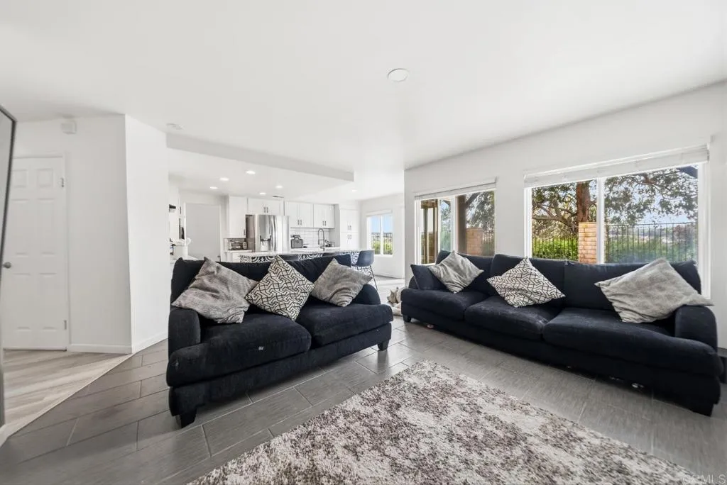 https://cdn.realtyfeed.com/cdn/127/306690579/b6da72b6206b948f68db0b08e0bc7aa0.webp