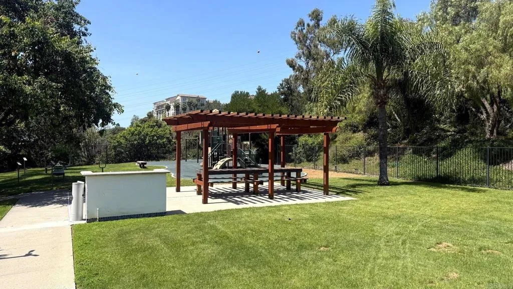 https://cdn.realtyfeed.com/cdn/127/306690606/8ce6feb093ff9f1156da560633a9f56a.webp
