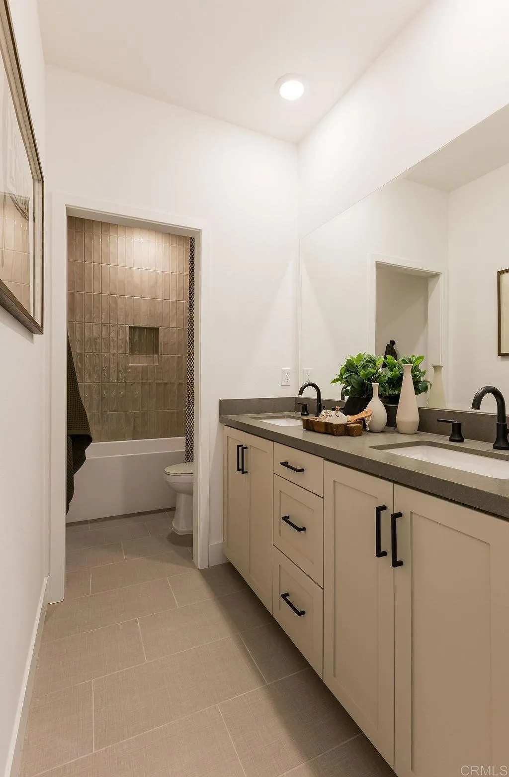 https://cdn.realtyfeed.com/cdn/127/306690689/04c74bd5a48cb8702e127f57659286f1.webp