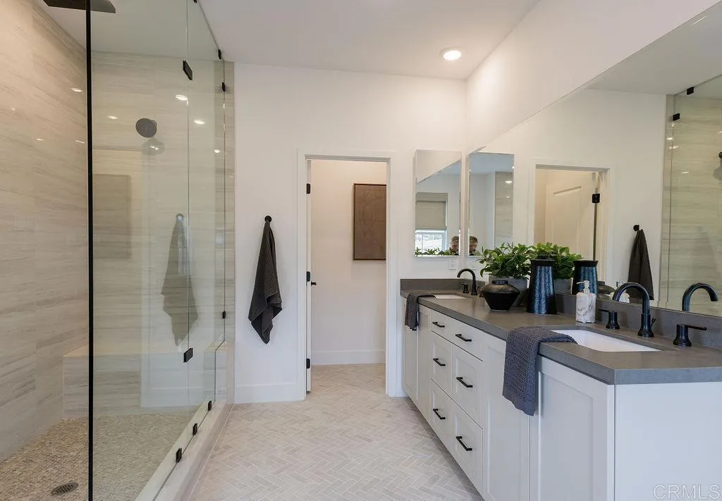 https://cdn.realtyfeed.com/cdn/127/306690689/2649aa47d09063e12ce3ca7bdec883f7.webp
